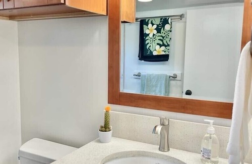 Ewa Casa | OceanFront one bedroom. Free parking, WiFi