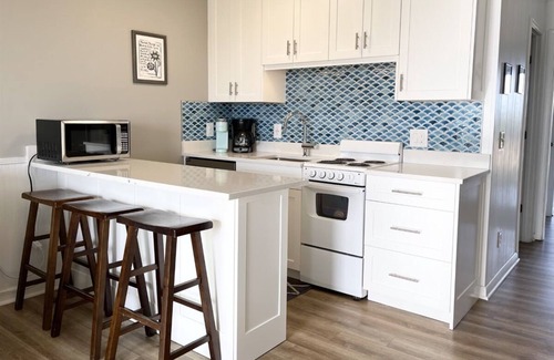 Isle of Palms Condominio | Oceanfront 1 BR Condo with Pier and Pool