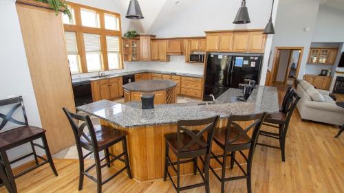 Whalehead Beach Casa | OCEANFRONT, 12 BRs, Priv Pool, Pool Table, ELEV, OCean Views, Theater Rm, WL853, Out of Office OBX
