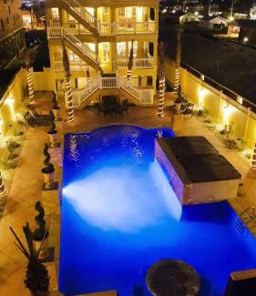 Kill Devil Hills Casa | OCEANFRONT, 18 BRs, ELEV, Theater, Rec Room, Poolside Bar, Luxury, EP204, Grande Ritz Carolina