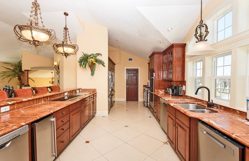 Kill Devil Hills Casa | OCEANFRONT, 18 BRs, ELEV, Theater, Rec Room, Poolside Bar, Luxury, EP204, Grande Ritz Carolina