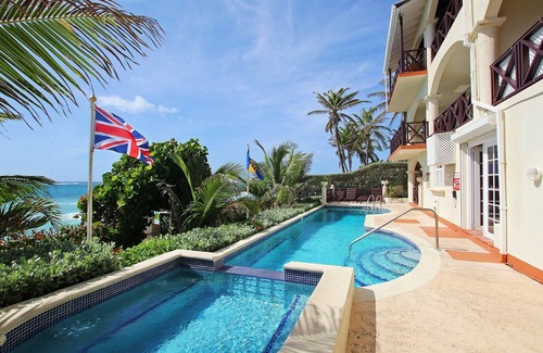 Green Garden Casa | Oceanfront 2-bed Apt With Pool Near Surfing - Rosalie #2 2 Bedroom Apts by Bluescape