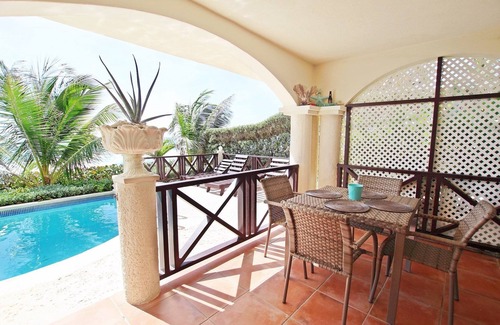Green Garden Casa | Oceanfront 2-bed Apt With Pool Near Surfing - Rosalie #2 2 Bedroom Apts by Bluescape