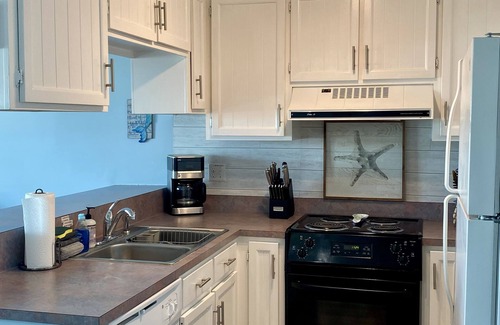 North Carolina Coast Condominio | 🧜‍♀️Oceanfront 2BR 2Bath condo, private beach access, perfect location!🧜‍♀️