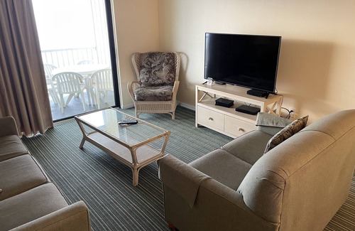 Atlantic Beach Condominio | Oceanfront, 3 bdrms for Memorial Day Week!!