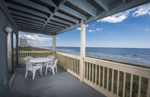 Atlantic Beach Condominio | Oceanfront 3BR Retreat w/ Beach Access
