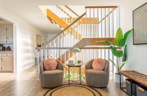 Sand Section Casa | Oceanfront 4 Bdrm on The Strand, Manhattan Beach