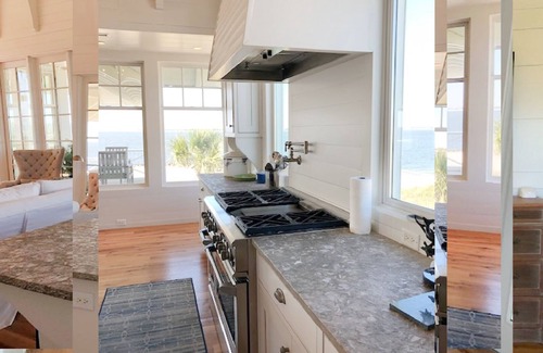 Bald Head Island Casa | Oceanfront 5 bedroom located in Harbour Village on Bald Head Island