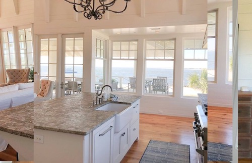 Bald Head Island Casa | Oceanfront 5 bedroom located in Harbour Village on Bald Head Island