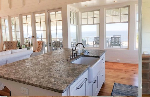 Bald Head Island Casa | Oceanfront 5 bedroom located in Harbour Village on Bald Head Island