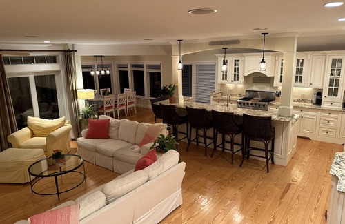 Barnstable Casa | Frente al mar 5BR / 4. ¡5 BA Home directamente en su propia playa privada!