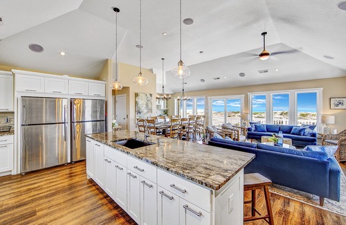 Salvo Casa | Oceanfront-6B/6.5B, Elevator, Gameroom, SaltPool, Hot Tub, Cabana