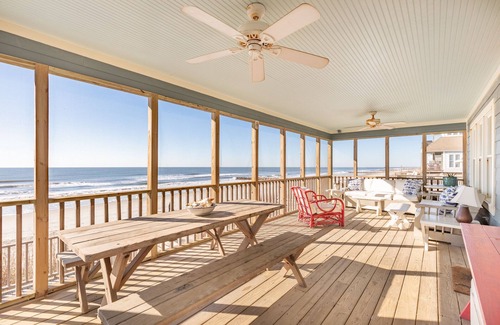Folly Beach Casa | Oceanfront! 7 Bedroom/3 Bath Private Home/Sleeps 16/Sundeck & Screened Porch!