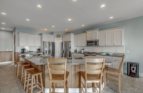 North Myrtle Beach Casa | Oceanfront 7Bedroom 7Bath Beach Home with Private Pool and Hot Tub!