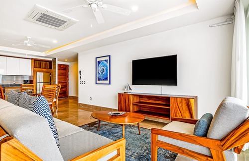 Mismaloya Condominio | Oceanfront 9th-floor condo with balcony, water views & pool