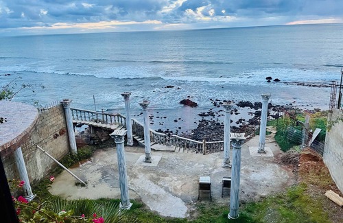 Rosarito Villa | Oceanfront Angel casita in Calafia