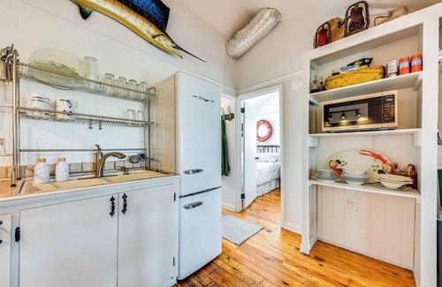 Fernandina Beach Cabaña | Oceanfront Amelia Island Cottage: Deck & Boardwalk