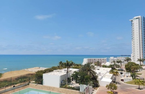 Playas Apartamento | Oceanfront apartment, swimming pool, automatic check-in