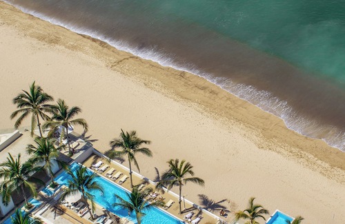 Las Glorias Apartamento | Oceanfront Apt - Majestic views - Close to Malecon