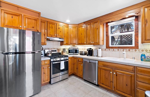 Opal Cliffs Casa | Oceanfront Beach Bungalow en Pleasure Point Surfing Beach!