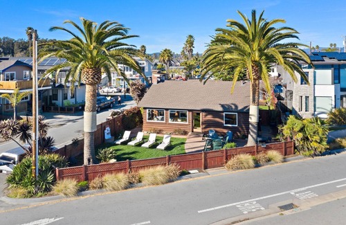 Opal Cliffs Casa | Oceanfront Beach Bungalow en Pleasure Point Surfing Beach!