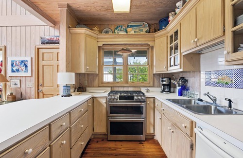 Pawleys Island Casa | Oceanfront Beach House, Furnished Porch, Sun Deck, Private Boardwalk, Grill