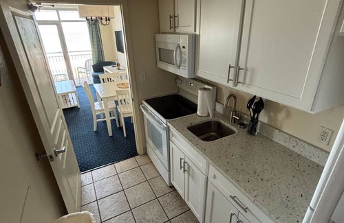 Crescent Beach Condominio | Oceanfront Condo Direct Oceanfront Views, Baywatch