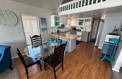 Smith River Casa | Oceanfront Cabin 6 W Jacuzzi &awe-inspiring View