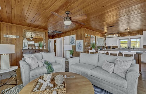 Surf City Cabaña | Oceanfront Charm | Classic 1960s Cottage | Screened Porch & Extra Suite