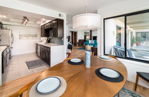 Solana Beach Condominio | Oceanfront Del Mar Beach Club, condominio junto a la piscina de 2 dormitorios / 2 baños