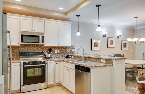 Kill Devil Hills Condominio | Oceanfront Condo! Indoor Pool & Hot Tub! Kill Devil Hills, NC
