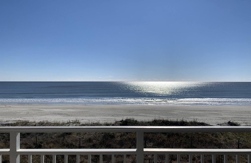 Ocean Isle Beach Condominio | Oceanfront condo 2BR direct beach access + pool