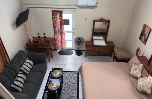 West End Apartamento | Oceanfront Condo w/FREE Parking + High Speed Wifi