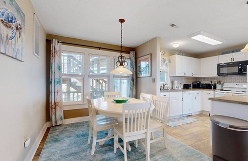 Avon Condominio | Oceanfront Condo w/Free WiFi, Central AC, Ocean View, Private W/D, & Shared Pool