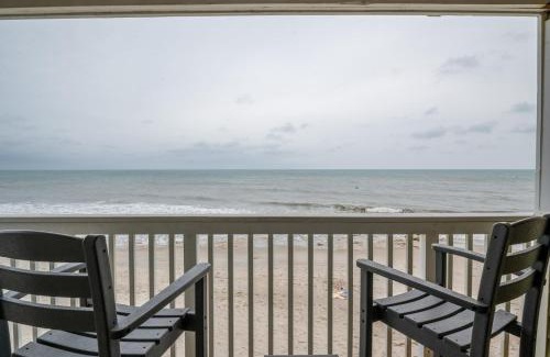Kure Beach Casa | Oceanfront Condo with 3+ Pools - Ocean Dunes 2105