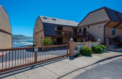 Cayucos Condominio | Oceanfront condo with PRIVATE deck. Pet friendly. Just a short walk to town.