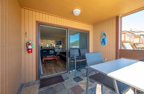 Cayucos Condominio | Oceanfront condo with PRIVATE deck. Pet friendly. Just a short walk to town.