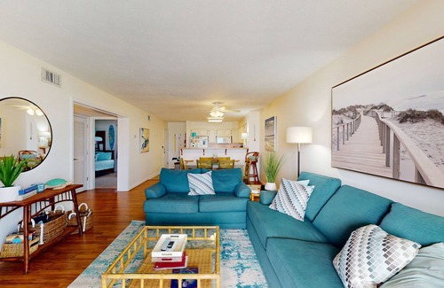 Rodanthe Condominio | Oceanfront condo with outdoor pool, W/D BBQ, and balcony