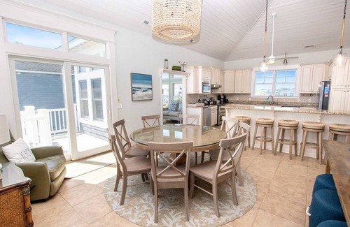 Pine Island Casa | FRENTE AL MAR Corolla-11 BDR (8 Mstr) Pool, Fire Pit, Steps to beach, REMODELED 2019!