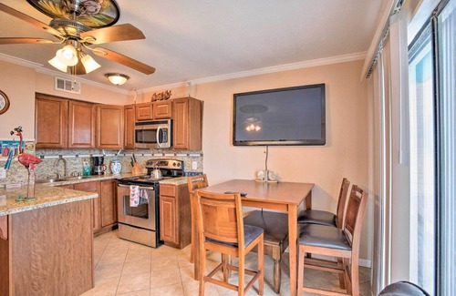 North Beach Condominio | Frente al mar Corpus Christi Condo w / Pool!