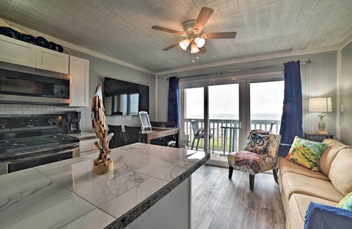 North Beach Condominio | Oceanfront Corpus Christi Escape w/ Community Pool