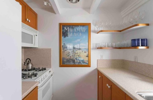Montecito Casa | Oceanfront Cottage on the Sand at Miramar Beach