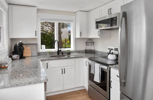Portsmouth Cabaña | Oceanfront Cottage | Private Beach | AC | Kitchen