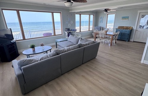 South Nags Head Cabaña | Oceanfront Cottage, S Nags Pet Friendly! MP19