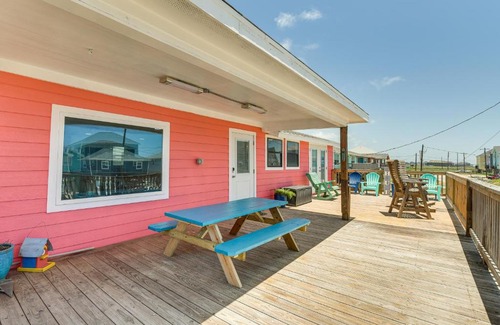 Surfside Beach Casa | Oceanfront Deck Surfside Beach Vacation Rental!