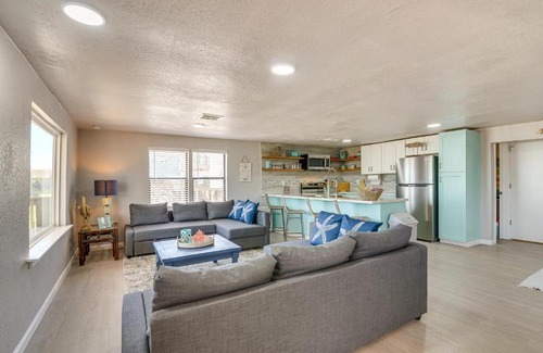 Surfside Beach Casa | Oceanfront Deck Surfside Beach Vacation Rental!