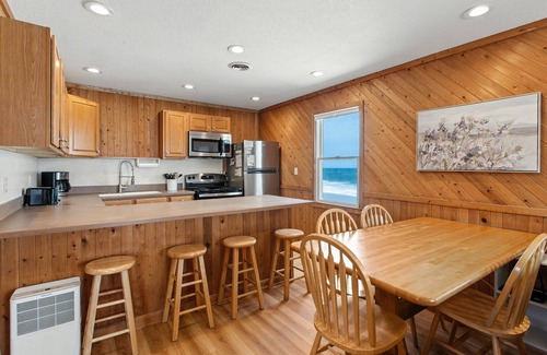 South Nags Head Casa | Oceanfront, dog friendly, amazing sunrise!