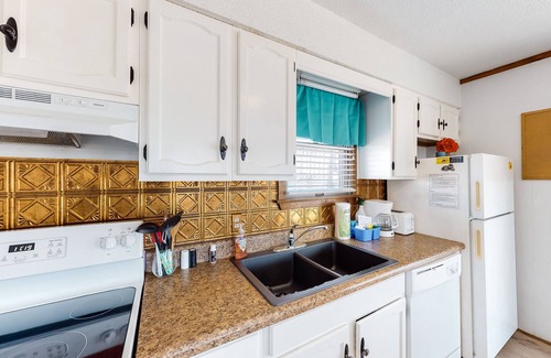 Buxton Casa | Oceanfront, Dog-Friendly House w/ Shared Pool, Free WiFi, Ocean Views