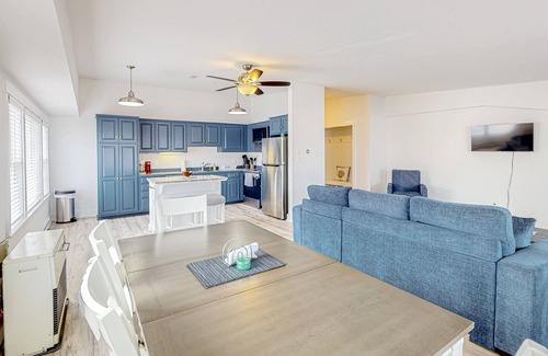 Boothbay Harbor Condominio | Oceanfront, dog-friendly condo with Boothbay Harbor views & prime location