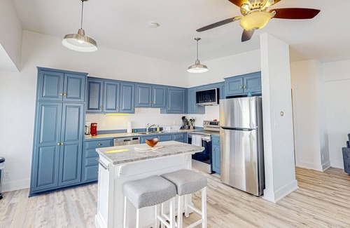 Boothbay Harbor Condominio | Oceanfront, dog-friendly condo with Boothbay Harbor views & prime location
